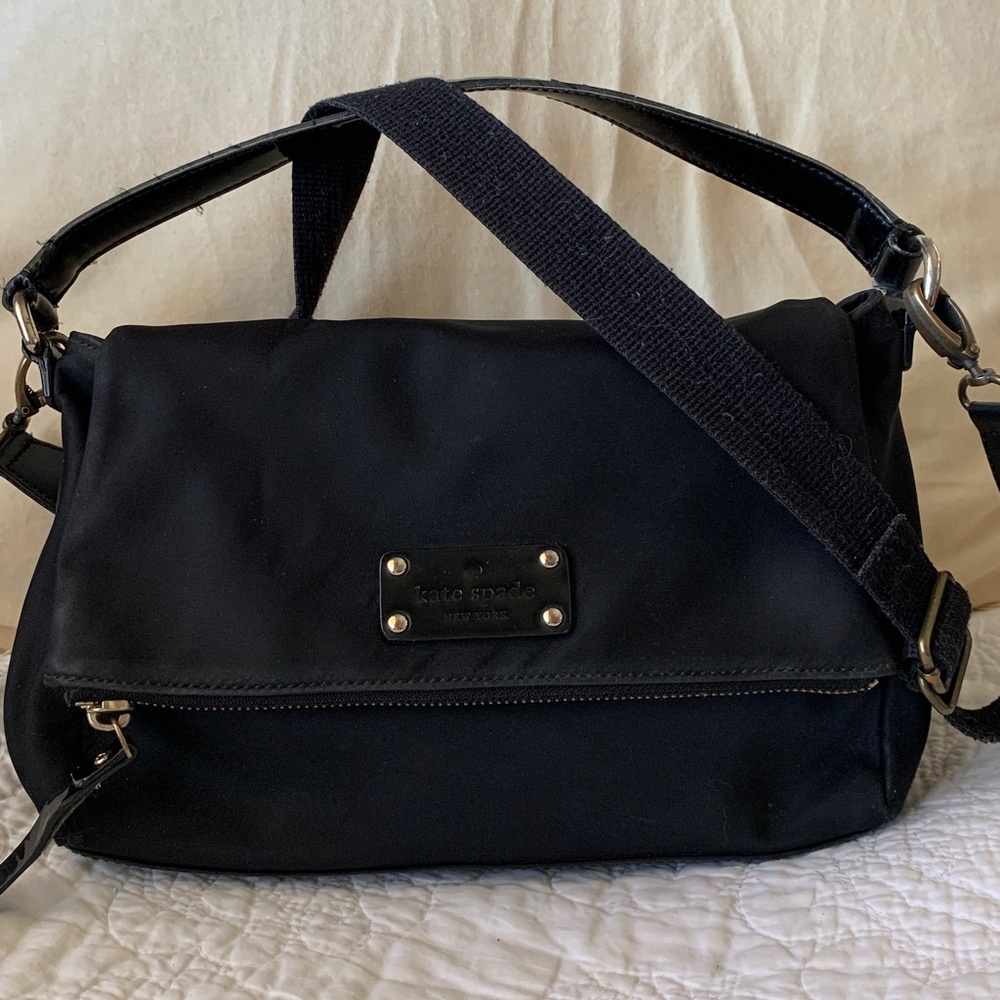 KATE SPADE NYLON AND VINYL BLACK MEDIUM TOP HANDLE CROSSBODY BAG